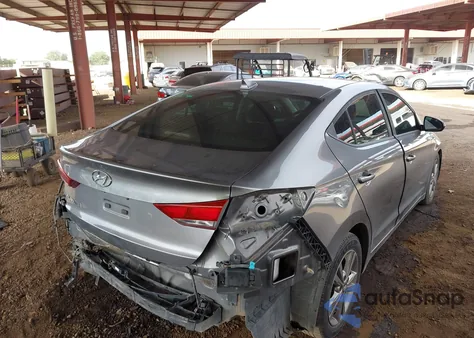 2018 Hyundai Elantra Value Edition z USA, uszkodzony, nr VIN 5NPD84LF9JH334260